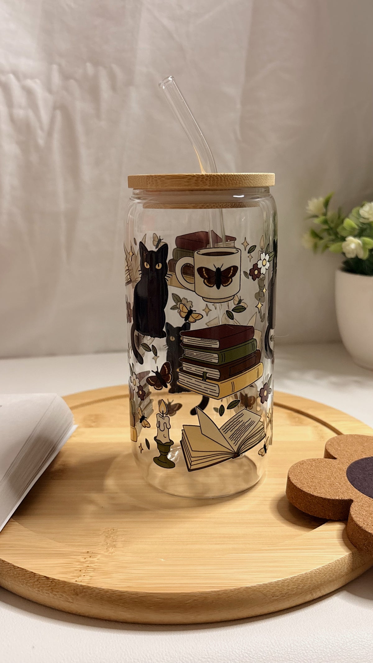 Bookish cat glass cup