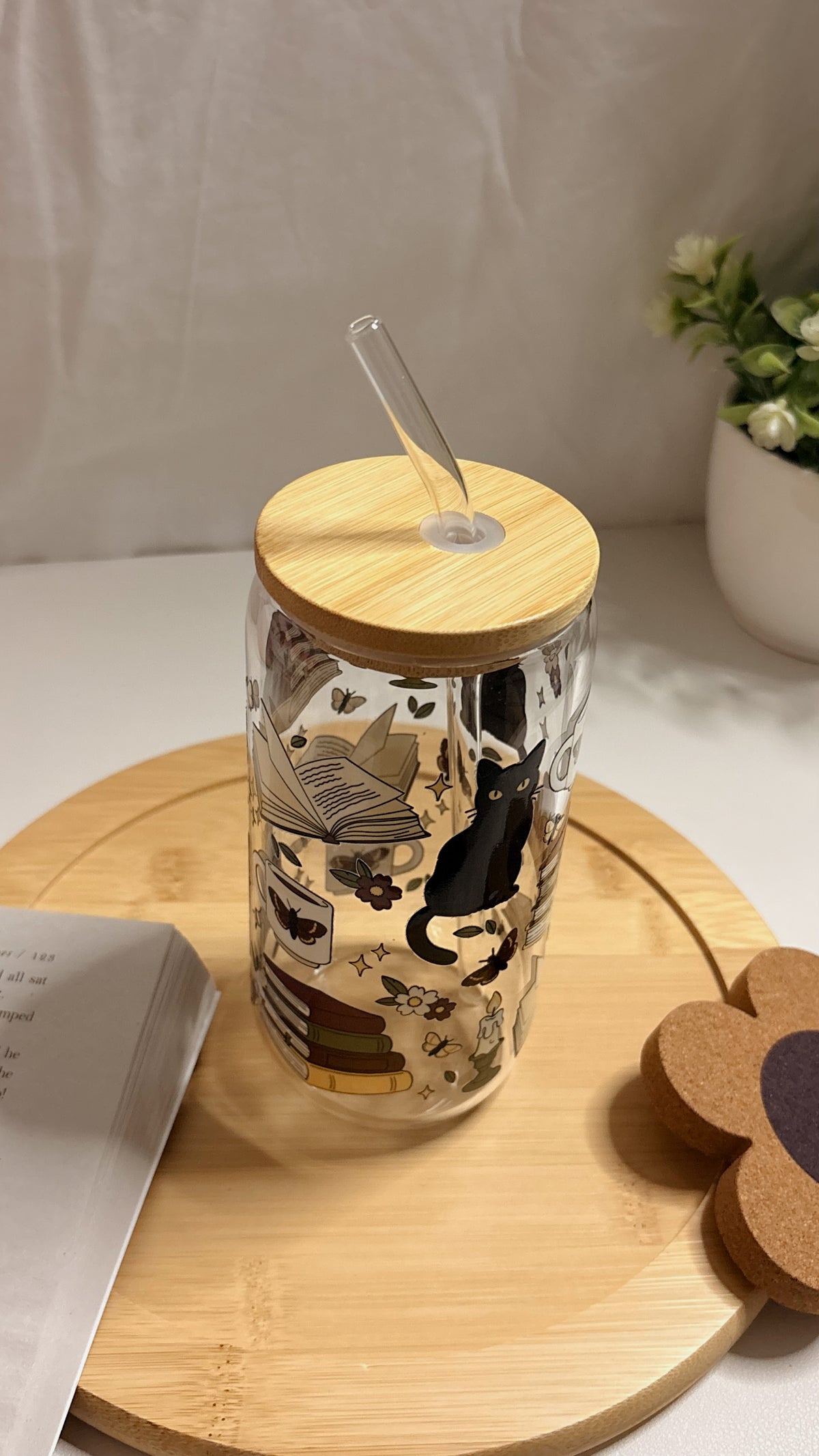 Bookish cat glass cup
